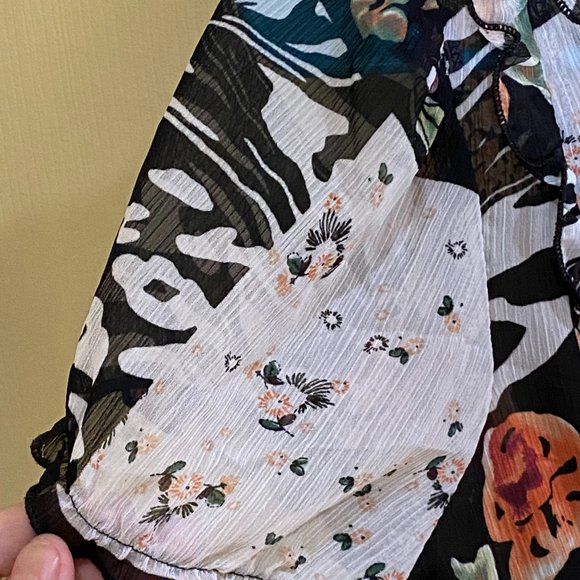 Speechless Medium Floral Blouse - Picture 3 of 8